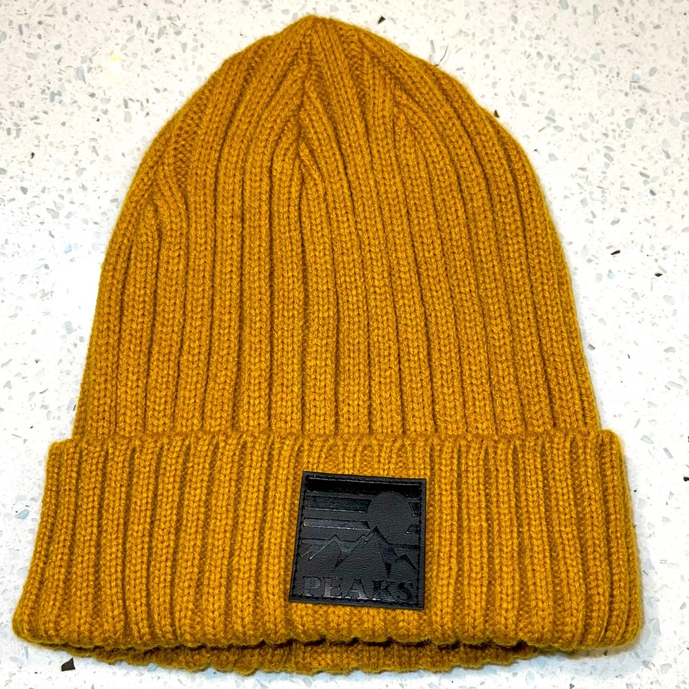 Peaks beanie